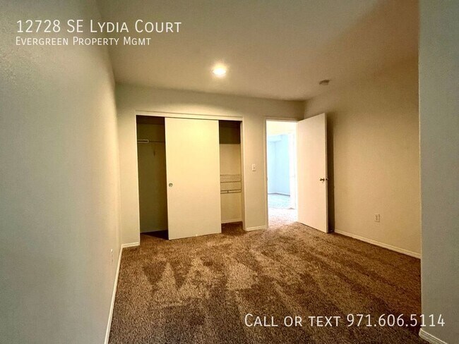 Building Photo - 12728 SE Lydia Ct