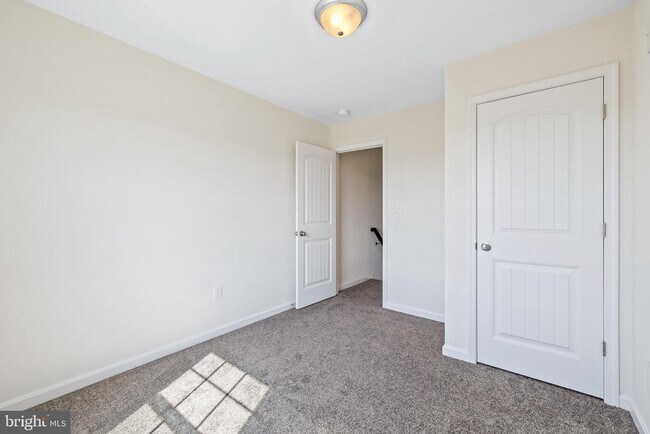 Building Photo - 3015 Sienna Dr