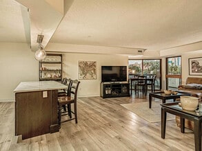 Building Photo - 400 20th Ave N