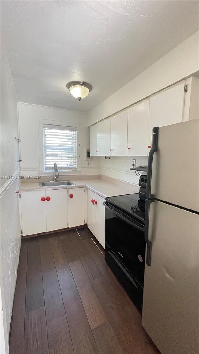 Building Photo - 1857 Buchanan St