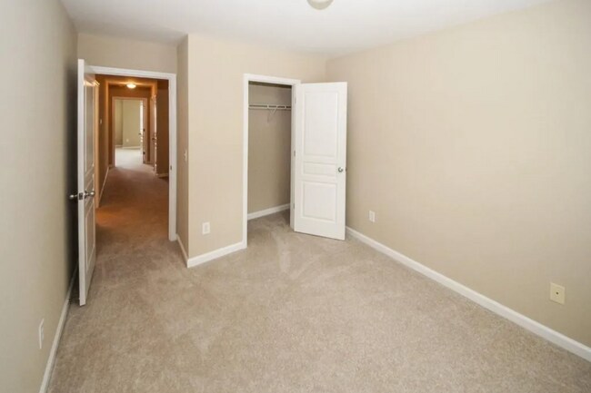 Building Photo - 4952 Longview Walk