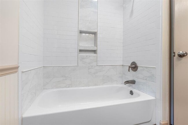 Building Photo - 2201 Park St N