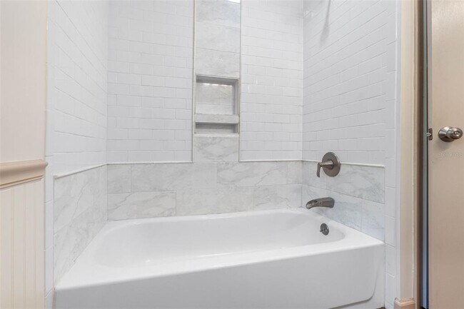 Building Photo - 2201 Park St N