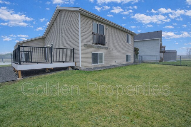 Building Photo - 11726 N Stinson Loop