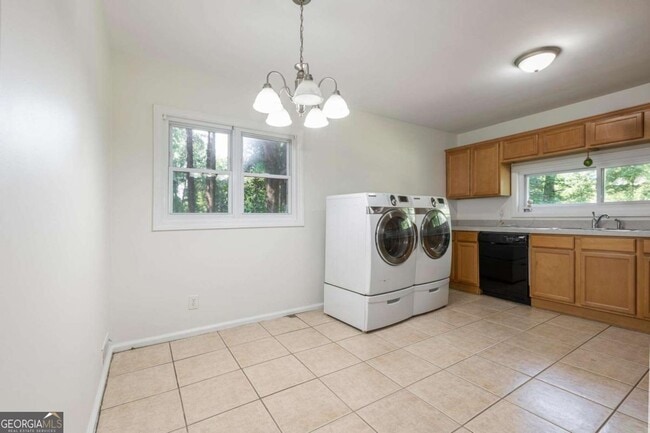 Building Photo - 804 Brookdale Dr SW