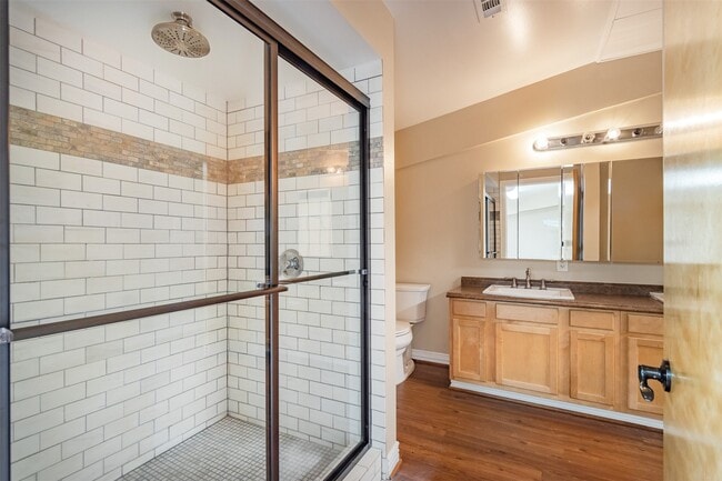 Building Photo - 2098 Harland Dr