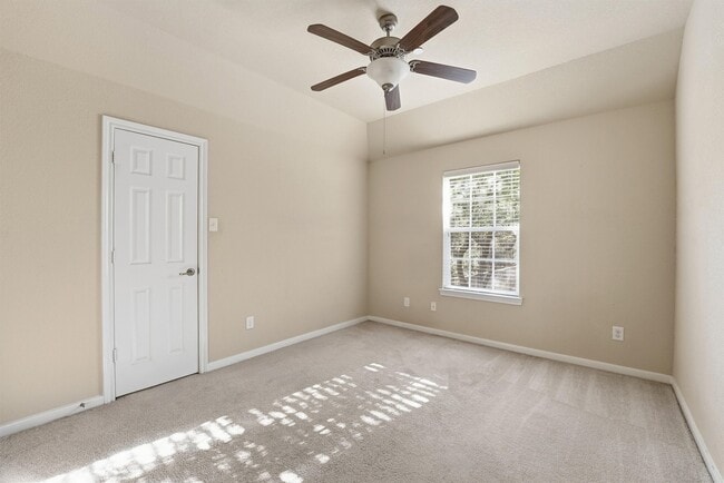 Building Photo - 2 Bettina Ln