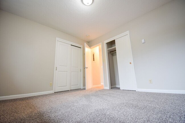 Building Photo - 3129-3133 19