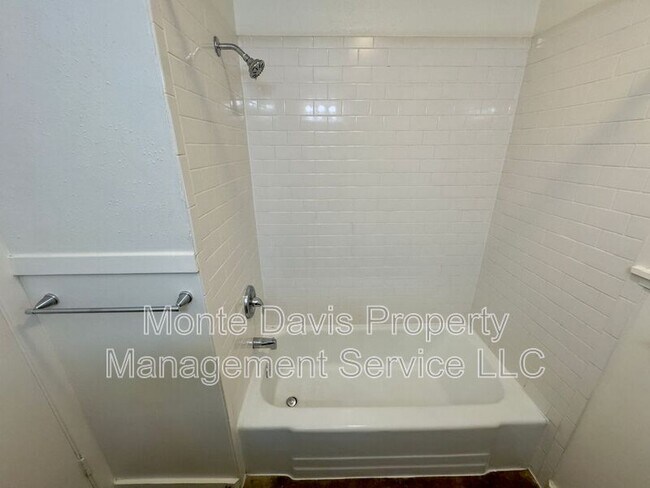 Building Photo - 4708 Red River St