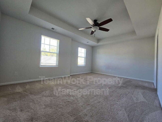 Building Photo - 454 Zenith Blvd