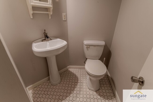 Building Photo - 3114 Abell Ave