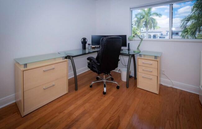Building Photo - 10849 Bal Harbor Dr