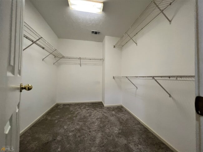 Building Photo - 7235 Coral Lake Dr