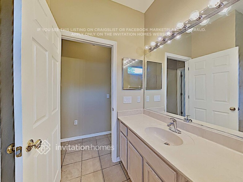 Building Photo - 11706 Winding Woods Way