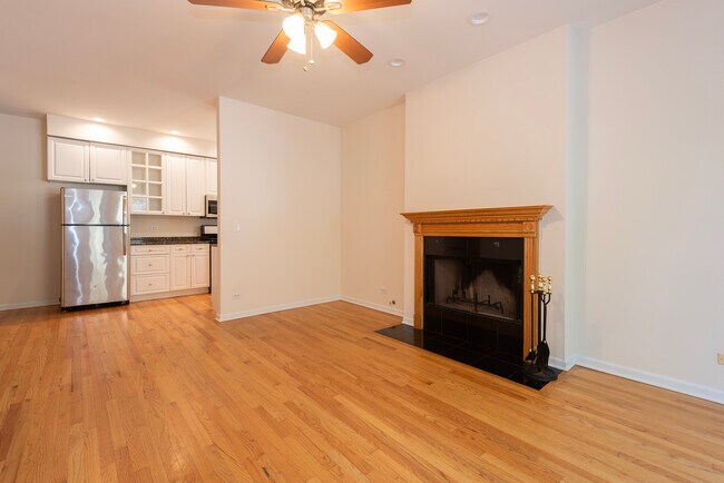 Building Photo - 1531 N Paulina St