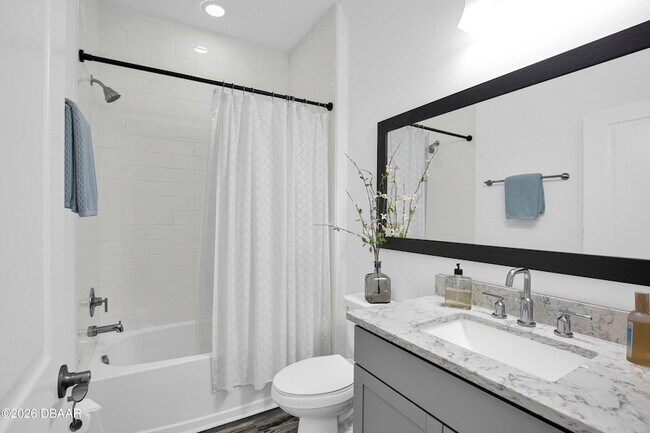 Building Photo - 402 Parrot Ln