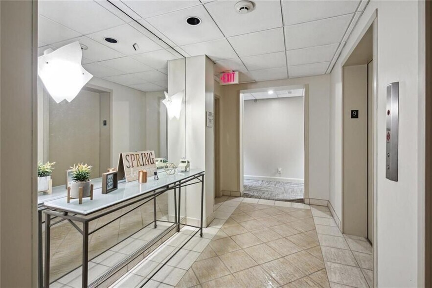 Building Photo - 2285 Peachtree Rd