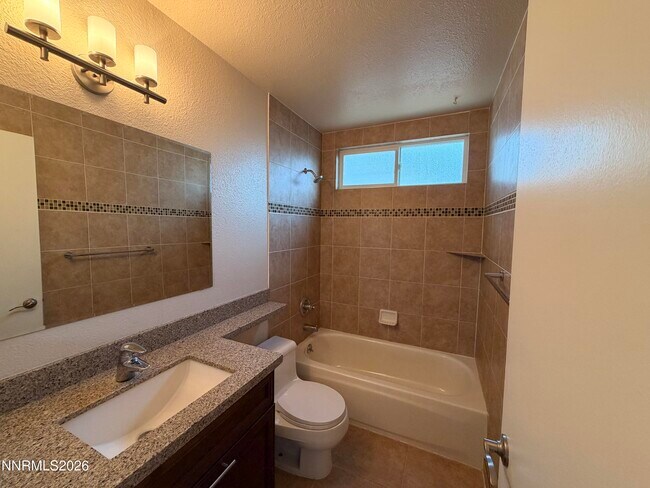 Building Photo - 1076 Palmwood Dr
