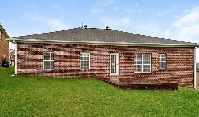 Building Photo - 1215 Riverford Dr
