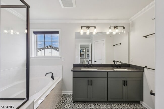 Building Photo - 21 Dahlia Dr