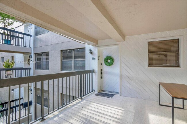 Building Photo - 605 Ives Dairy Rd