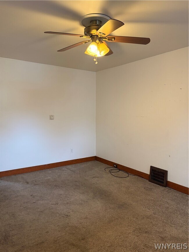 Building Photo - 420 18th St