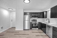 Building Photo - Newly Remodeled Mission Park Apartment!
