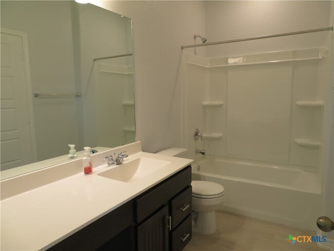 Building Photo - 352 Blacktail Dr