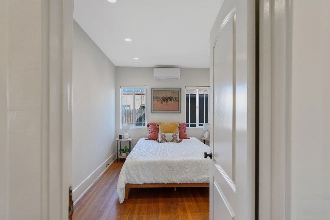 Building Photo - 2324 S Highland Ave