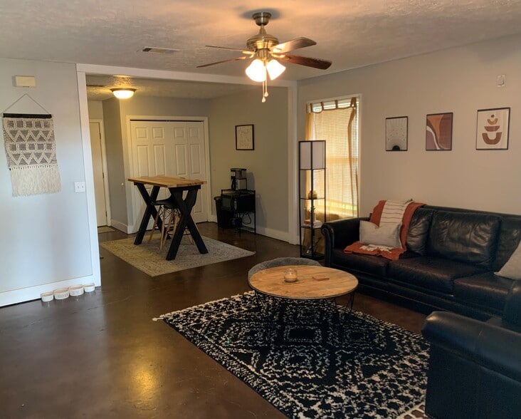 Building Photo - 3542 Abby Ln