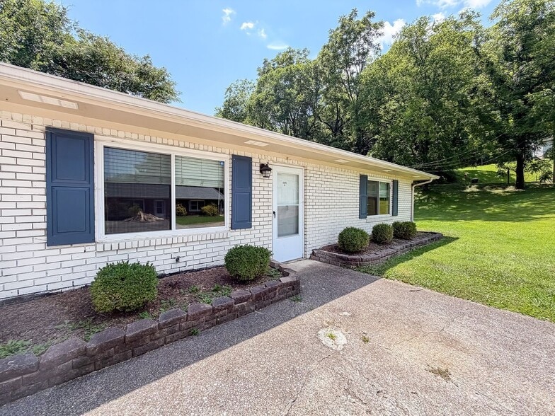 Building Photo - 6076 Old Dayton Pike
