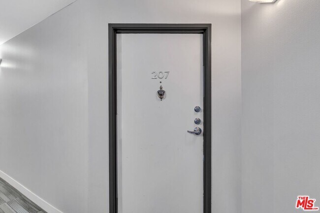 Building Photo - 4477 Woodman Ave