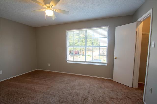 Building Photo - 2703 Clayton Oaks Dr