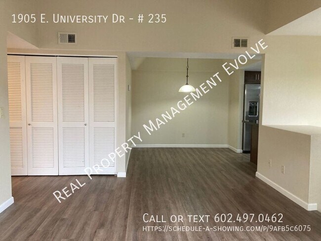 Building Photo - 1905 E University Dr