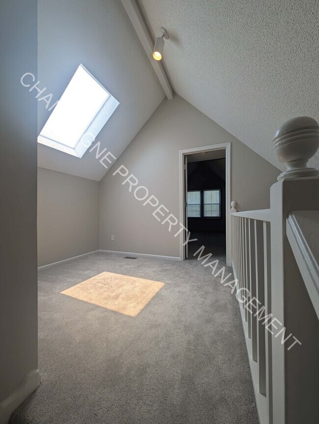 Building Photo - GORGEOUS LENEXA HOME FOR RENT - FLAT ROCK ...