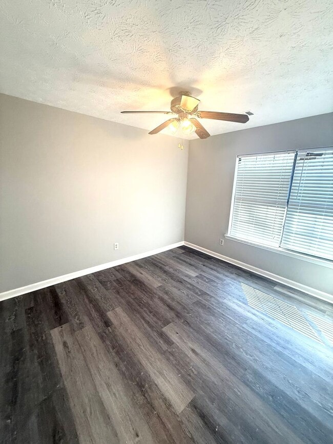 Building Photo - ** 3 Bed 2 Bath Located in Virginia Estates ** Call 334-366-9198 to schedule a self tour