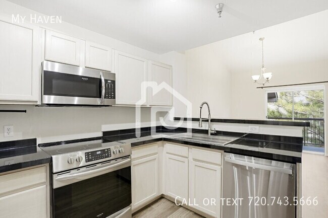 Building Photo - 2575 S Syracuse Way