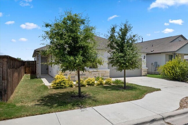 Building Photo - 500 Stinchcomb Rd