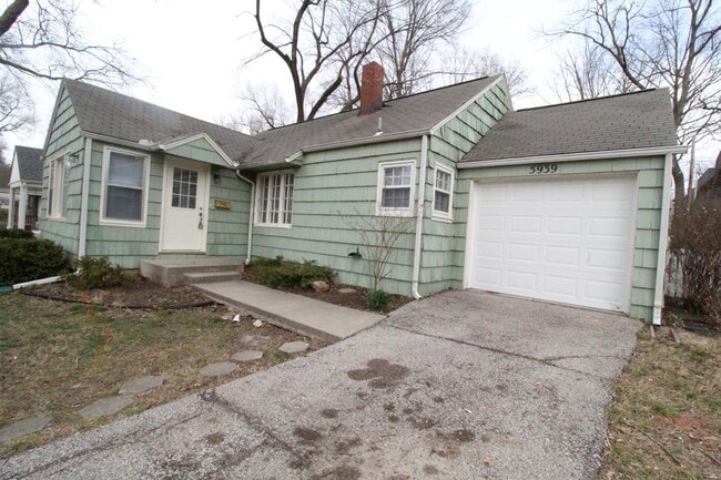 Building Photo - 2 Bedroom 1 Bath Home In Fairway