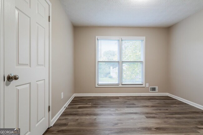 Building Photo - 2958 Quinbery Dr