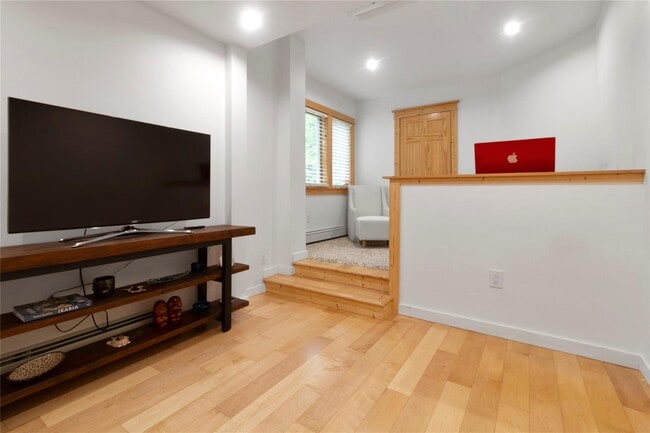 Building Photo - 55 Batten Rd