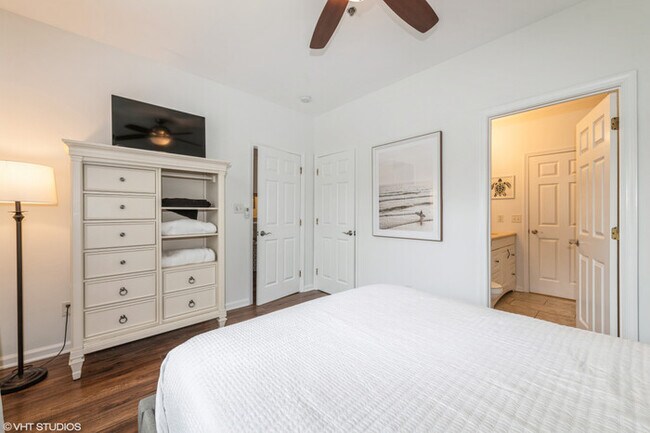 Building Photo - Beach Bliss: Cozy Condo Near Rehoboth & Lewes