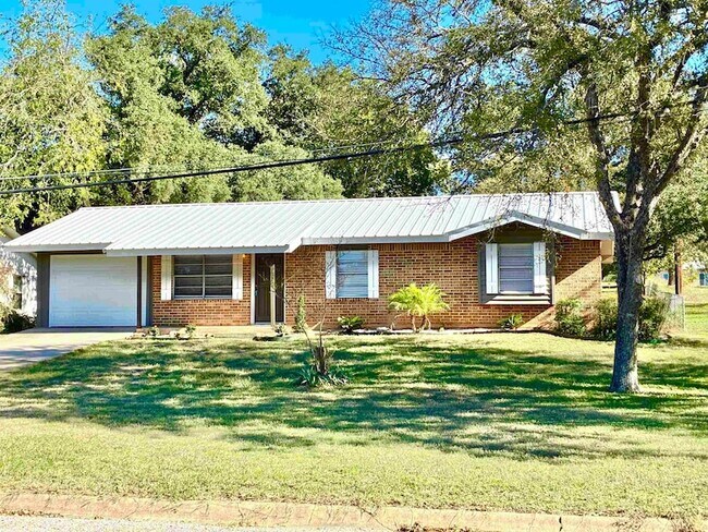 Primary Photo - 901 Avenue E