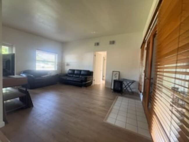 Building Photo - 247 Cocos Dr