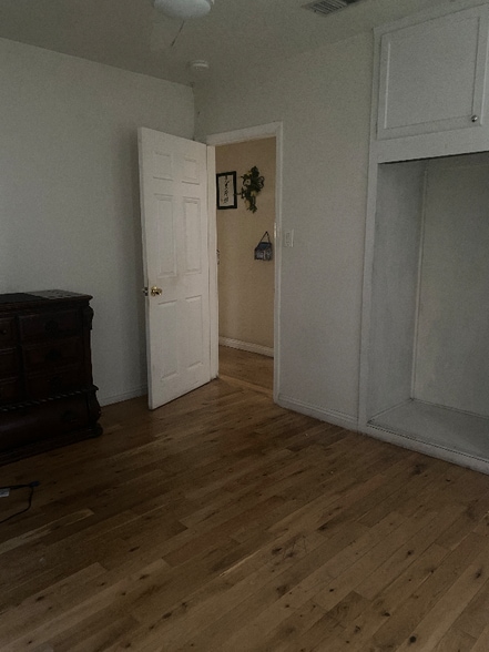 Building Photo - 12116 Armsdale Ave