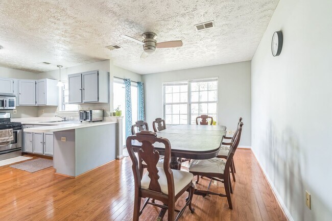 Building Photo - 5302 Treefish Ct