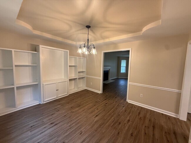 Building Photo - 5500 Misty Valley Dr