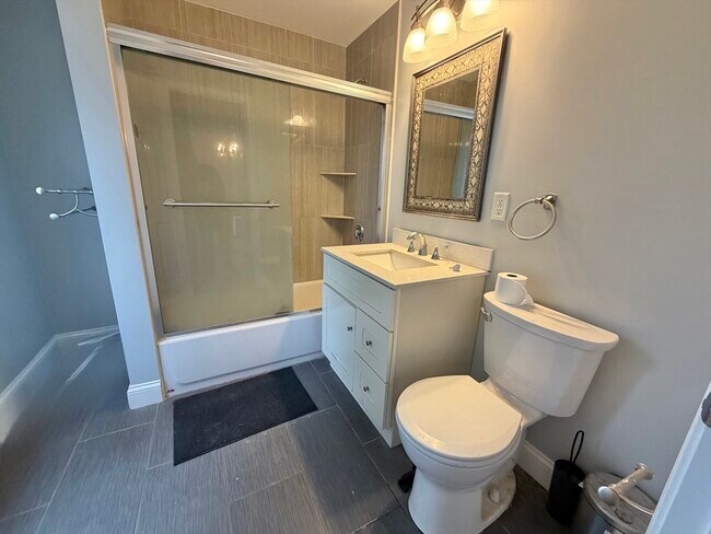 Building Photo - 786 Moody St