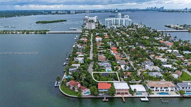 Building Photo - 7401 Miami View Dr