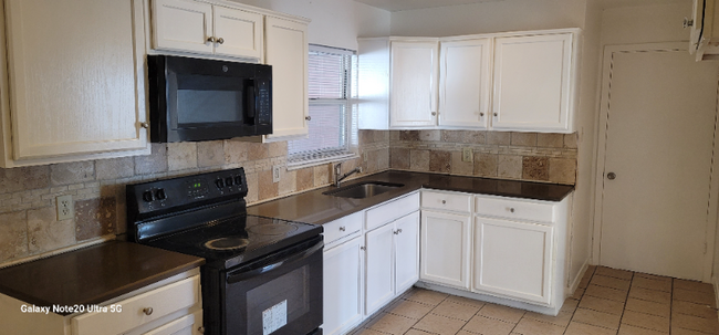 Building Photo - 10852 Cassandra Way